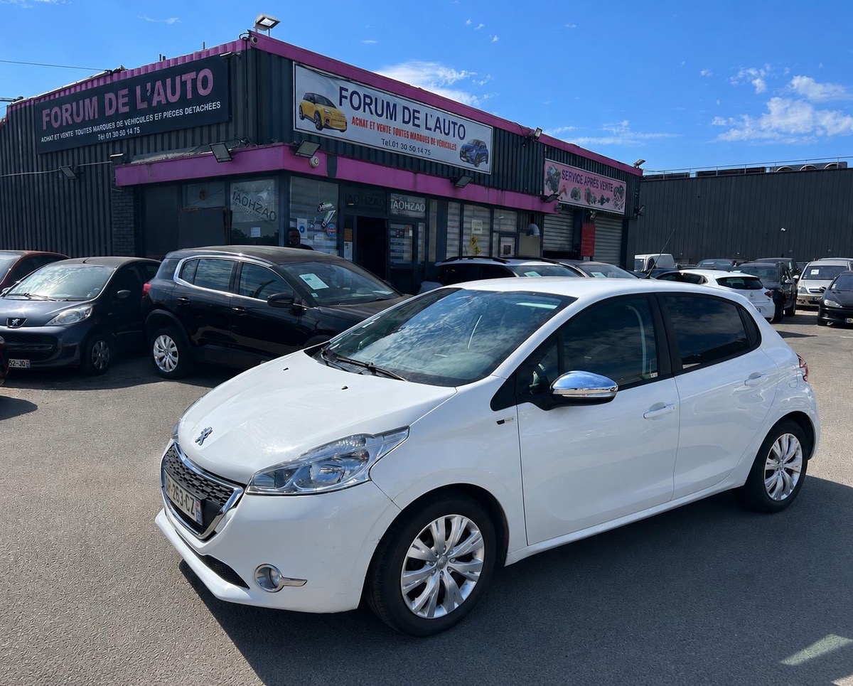 Peugeot 208
