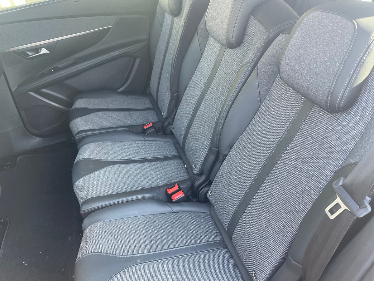 Peugeot 5008 1.5 BlueHDi EAT8 130 cv Boîte auto CARPLAY - 7 PLACES - CLIM AUTO - CAMERA DE RECUL