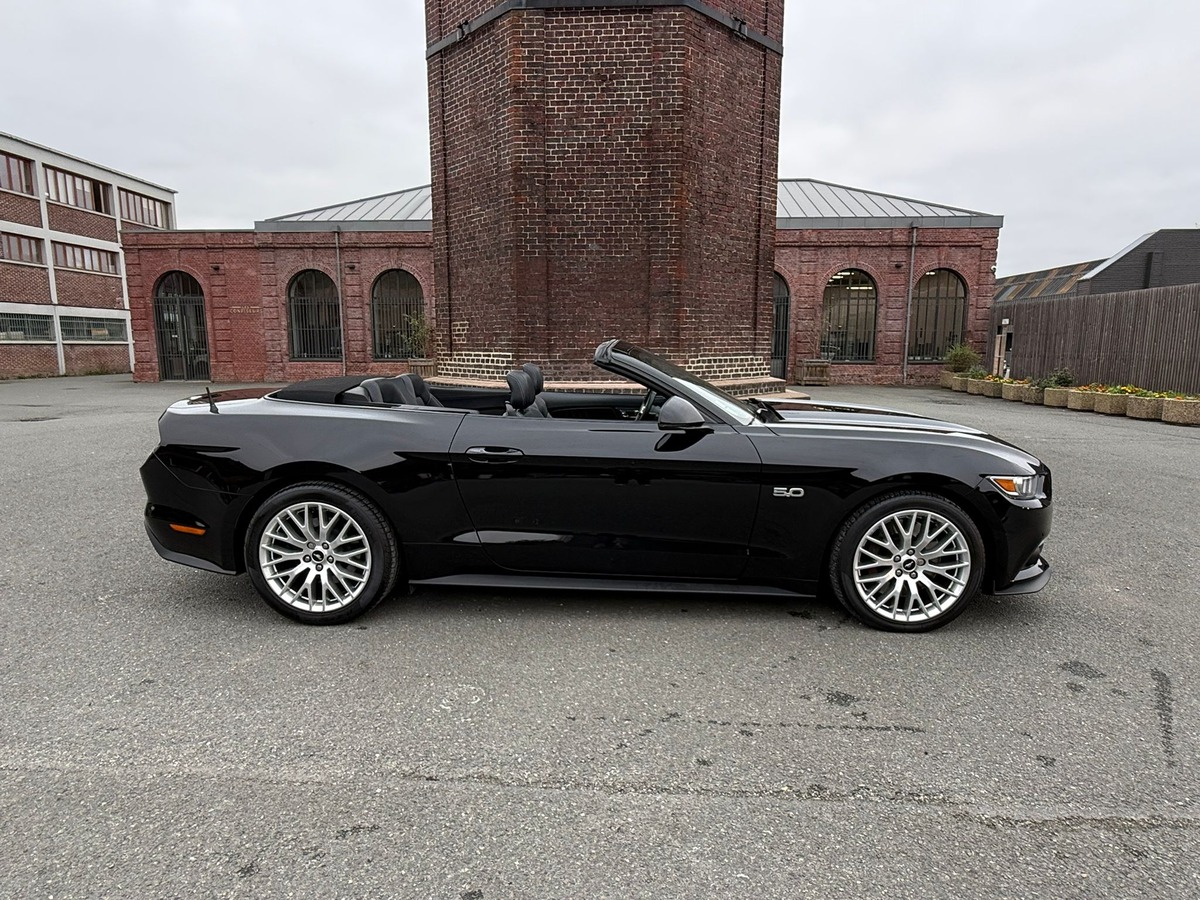 Ford Mustang Convertible GT V8 5.0L / ORIGINE FRANCE / REVISEE