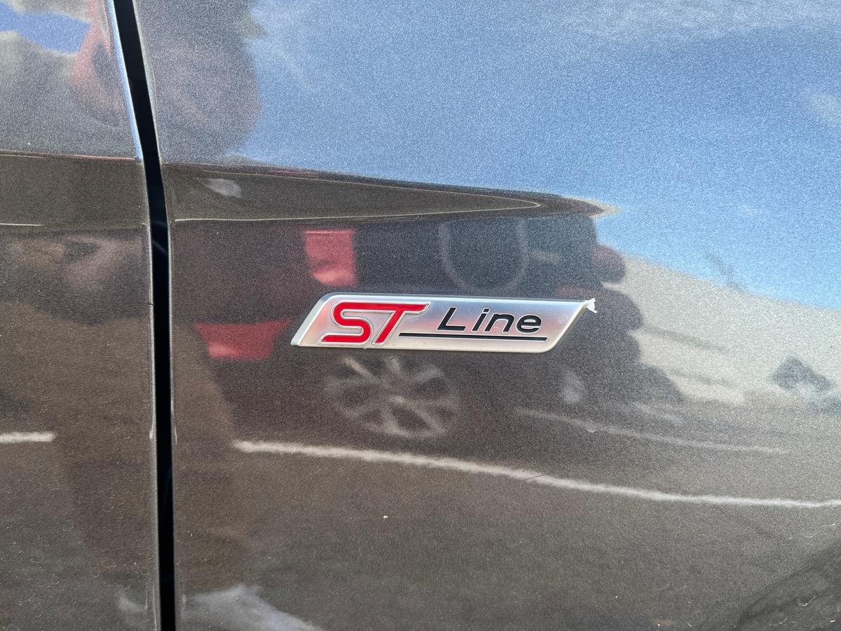 Ford Focus 1.0 Ecoboost 125ch ST LINE, Caméra de recul,  GPS, radars AV et AR, Clim Auto bizone