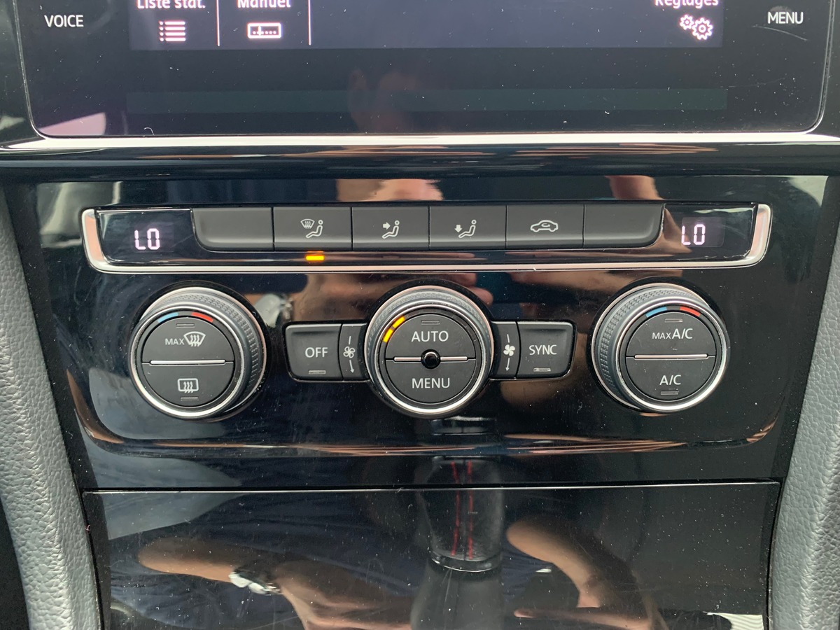 Volkswagen Golf 125 | Sound | Caméra recul | Régulateur | GPS | Apple car play | Attelage amovible