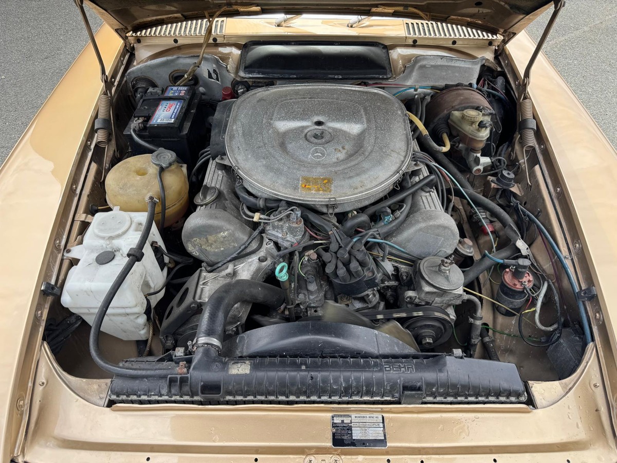 Mercedes-Benz SLC 500 V8 (C107) 240cv - Française - Kilométrage non garanti
