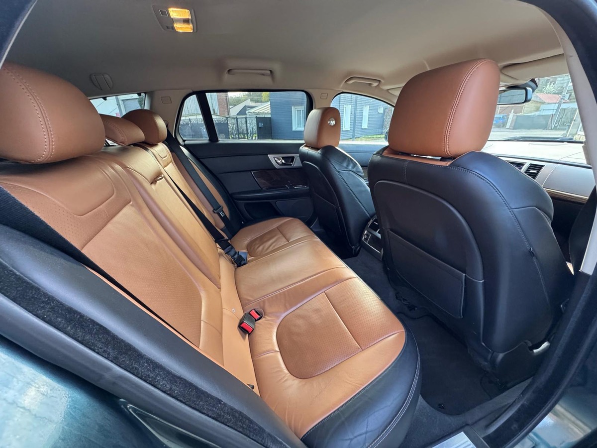 Jaguar XF 2.2D 200CV SPORTBRAKE LUXE - Garantie
