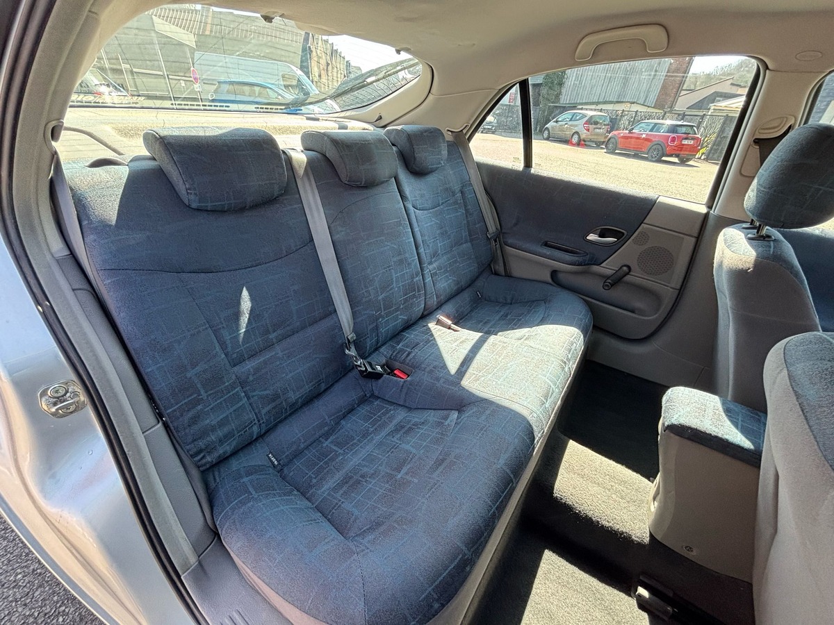 RENAULT Laguna II 1.6 107 - Finition Authentique - Garantie - Distribution neuve - Attelage