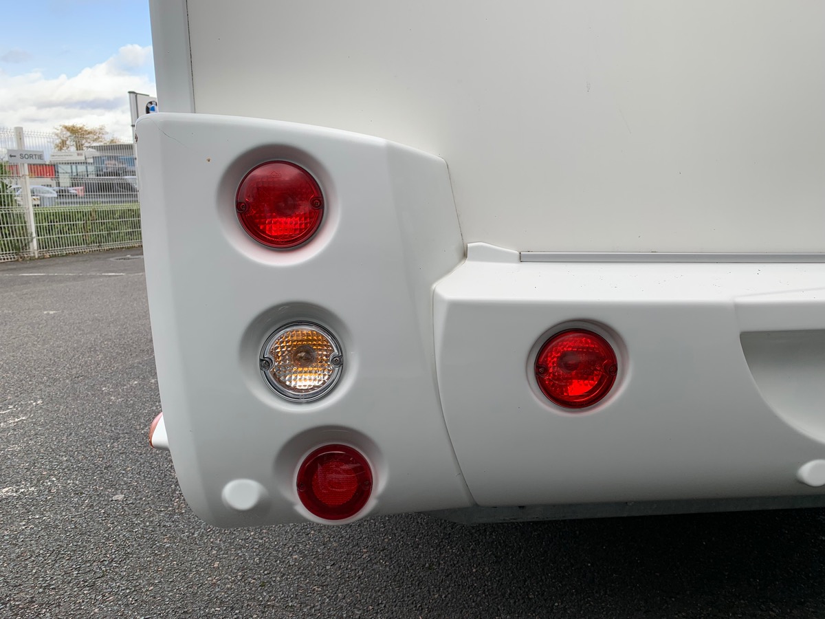 Ford Challenger 155 ch | 2,2 litres | GENESIS 288 EB Profilé | 3 Couchages | Caméra de recul