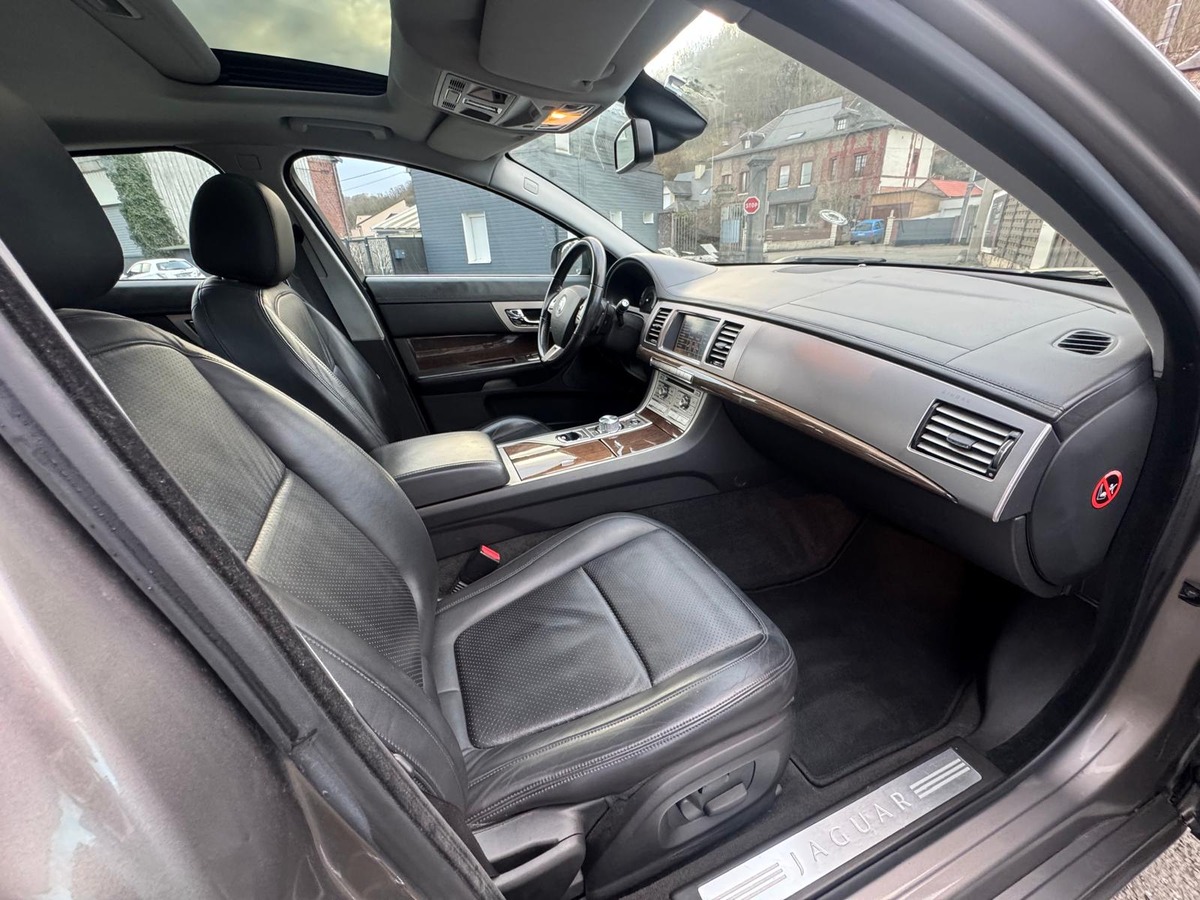 Jaguar XF 3.0 V6 Premium Luxury - Révisé - Garantie