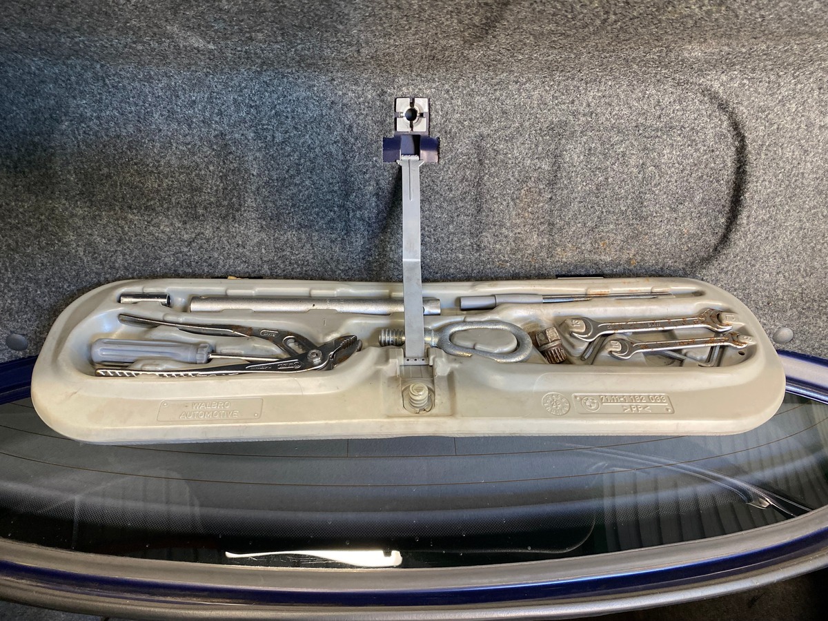 Bmw Série 3 E36 328i Berline Pack M individuel 193cv Toit Ouvrant