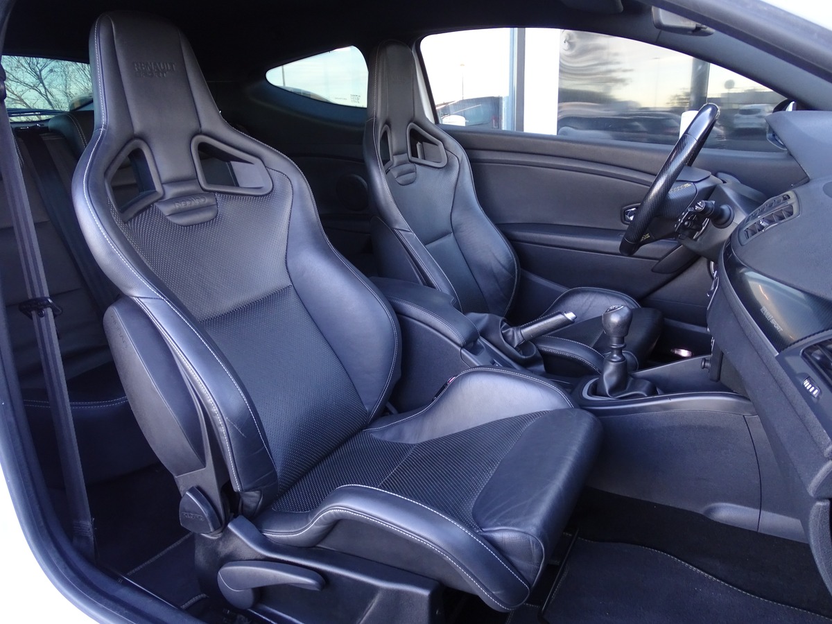 RENAULT Megane Coupé III (D95) 2.0T 265ch RS TROPHY