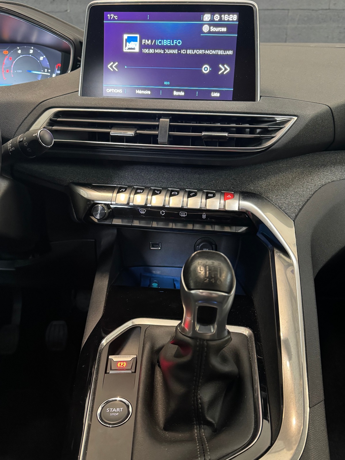 Peugeot 3008 1.5 BLUEHDI 130 BVM6 ALLURE