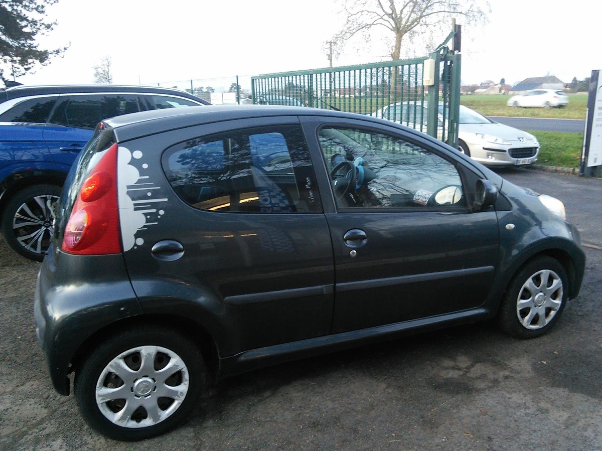 Peugeot 107 1.0 68 CV Allure CLIM 5portes 4 PNEUS NEUFS
