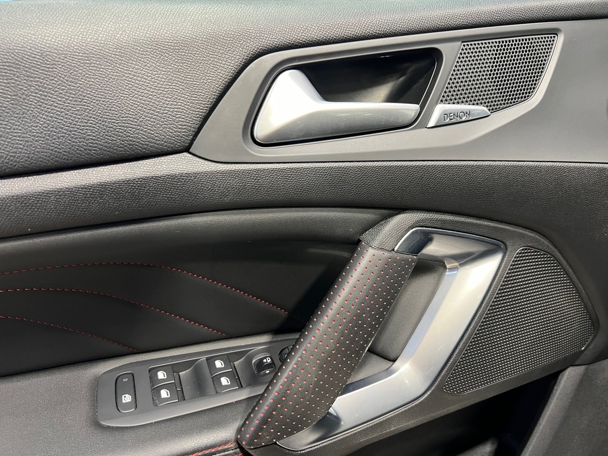 Peugeot 308 II (2) 1.2 puretech 130 ch BVM6 GT LINE /TOIT PANO/CAMERA/CARPLAY/