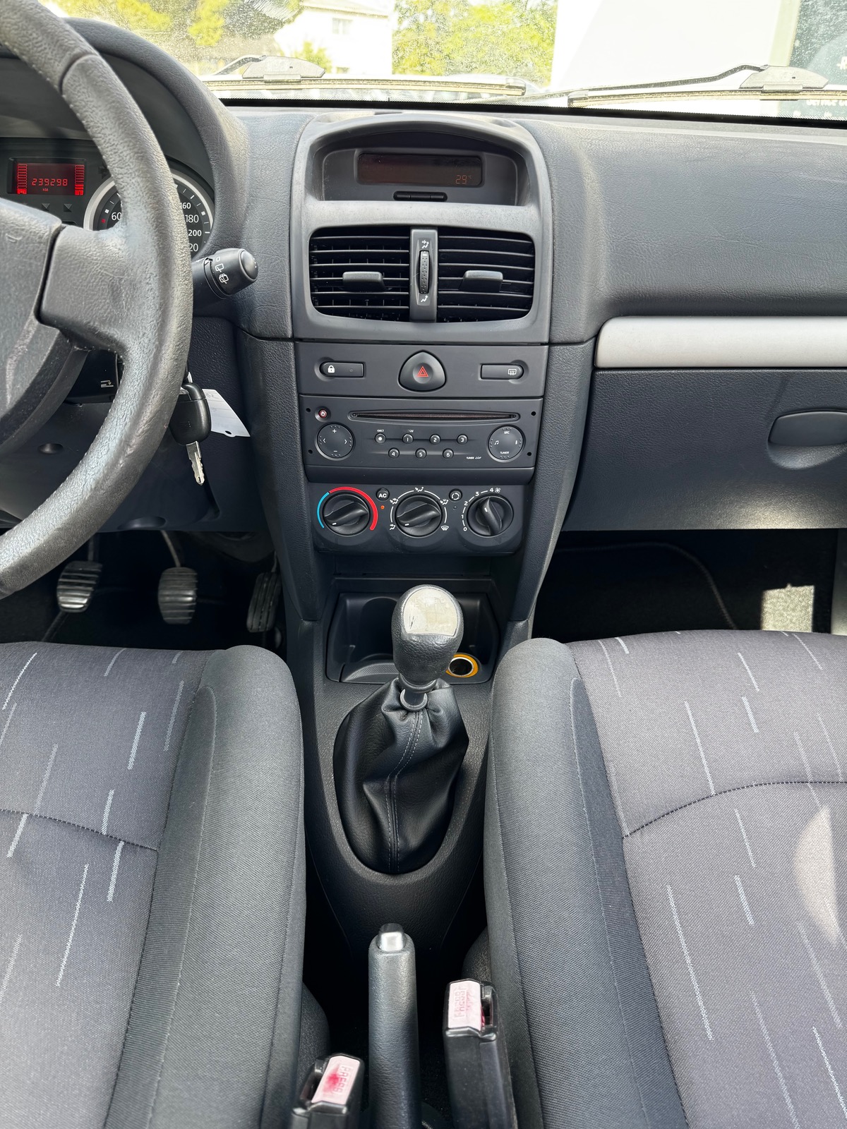 RENAULT Clio 1.5 DCI 80 CV CONFORT DYNAMIQUE / DISTRIBUTION + EMBRAYAGE NEUFS / PREMIERE MAIN