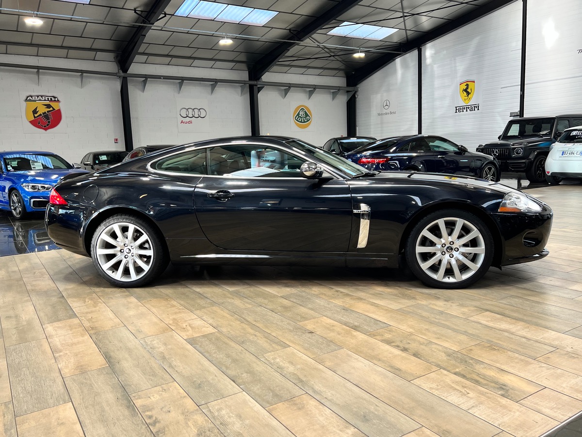 Jaguar XK Coupé Ph1 4.2 32V 298CV BVA z
