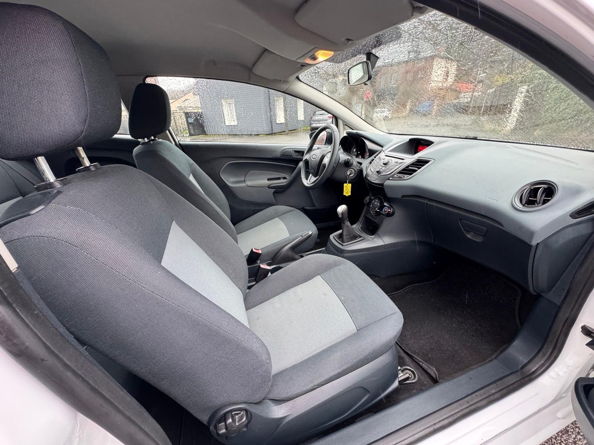 Ford Fiesta 1.4 TDCi 68 Ambiente - Révisée - Garantie