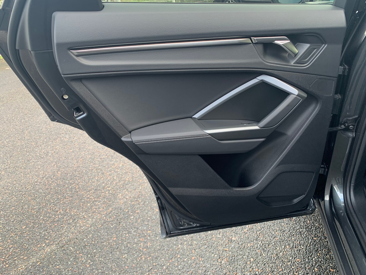 Audi Q3 Sportback 150 ch | S-line | Première main | Caméra de recul | Pack esthétique noir plus