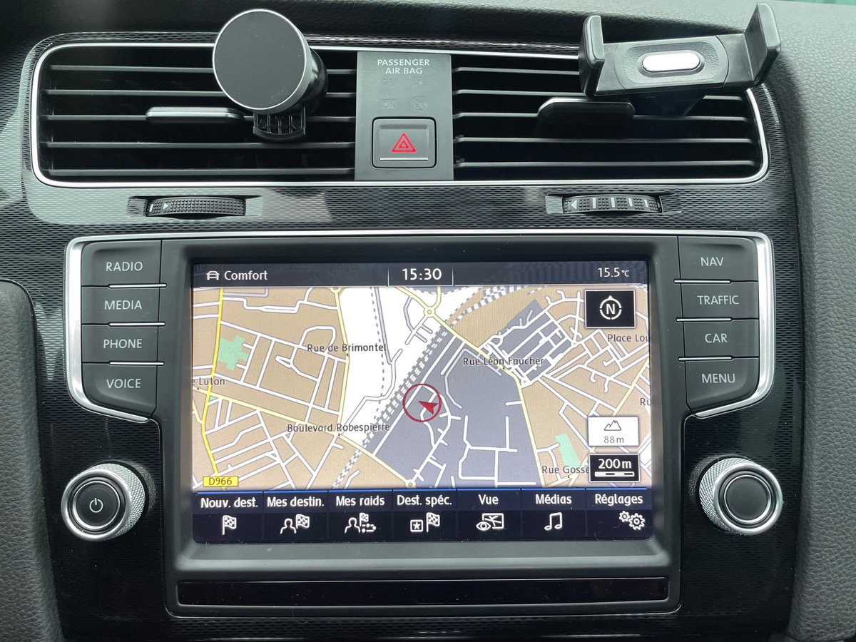 Volkswagen Golf GTI 230