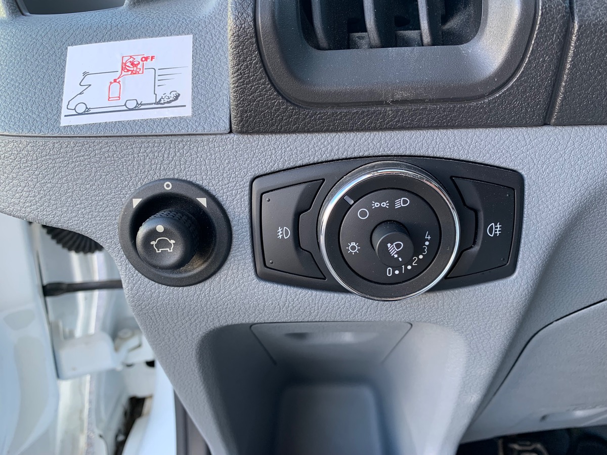 Ford Challenger 155 ch | 2,2 litres | GENESIS 288 EB Profilé | 3 Couchages | Caméra de recul