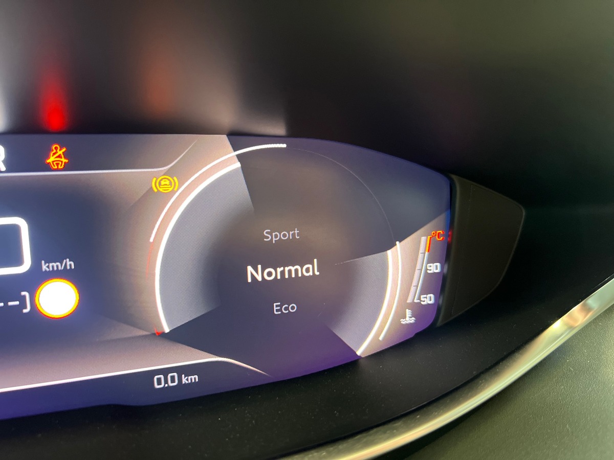Peugeot 3008 II (2) GT 1.5 BLUEHDI 130 cv EAT8 S&S /TOIT PANORAMIQUE/CARPLAY/