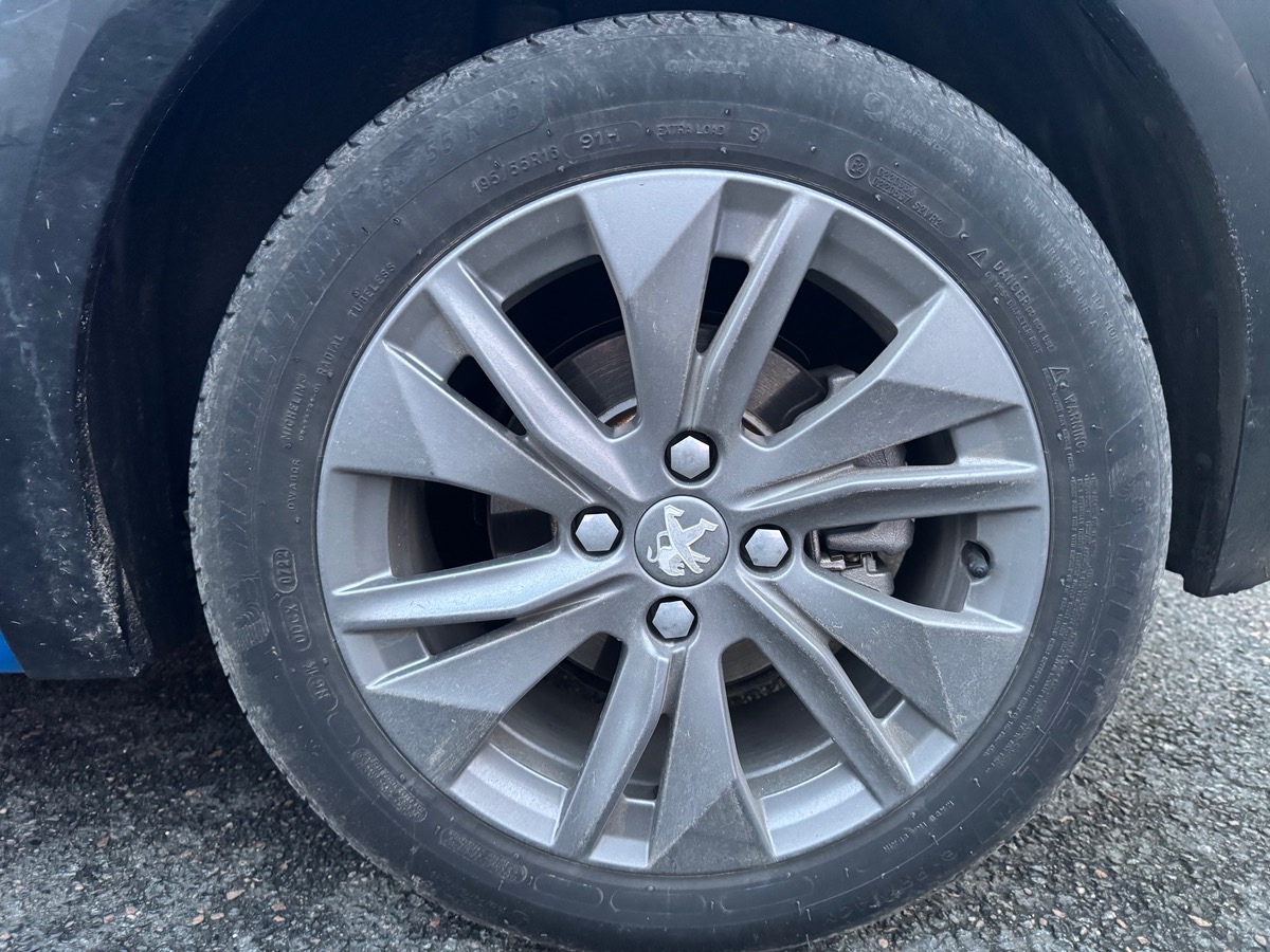 Peugeot 208 136 ch | Style | Démarrage sans clé | Régulateur de vitesse | Peugeot i-Cockpit