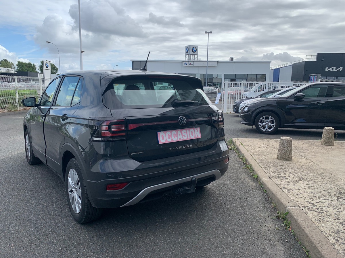 Volkswagen T-Cross 95 ch | Base | Attelage | Pack Stationnement arriére avant | Climatisation