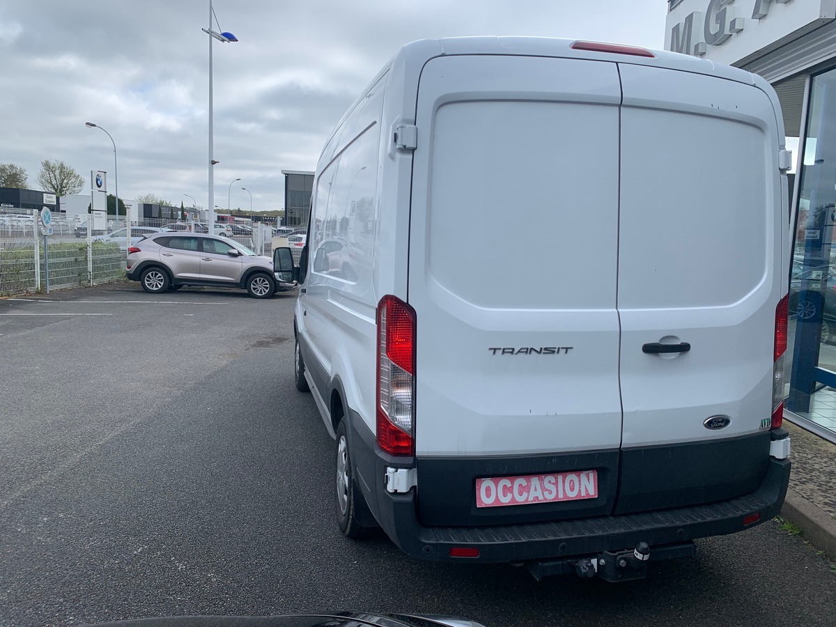 Ford TRANSIT 130 ch | Attelage | Régulateur de vitesse | Bluetooth | Plancher bois et latérale
