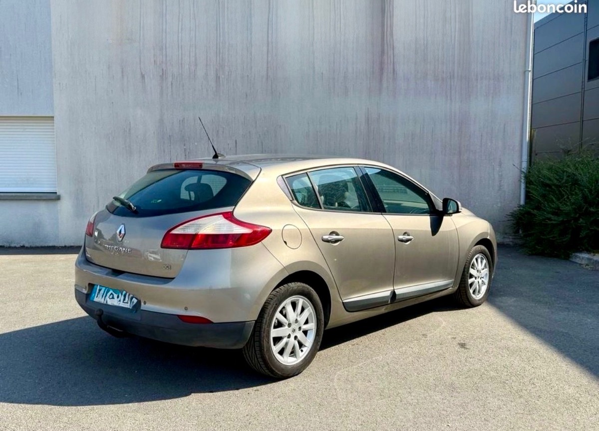 RENAULT Megane III 1.4 TCe 130 CV EDITION PRIVILEGE MOTEUR A CHAINE DE DISTRIBUTION