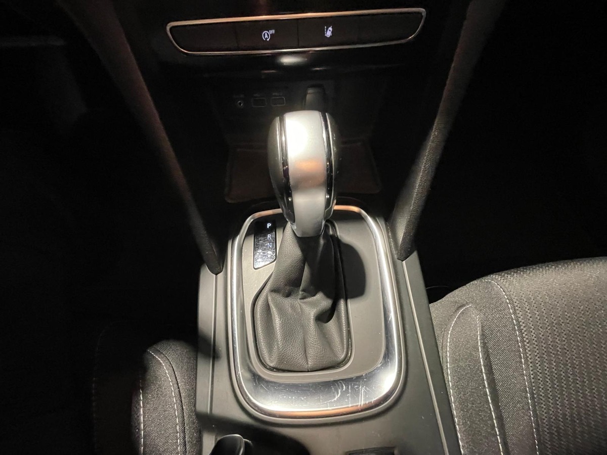 RENAULT Megane IV BUSINESS BLUE DCI 115CV EDC