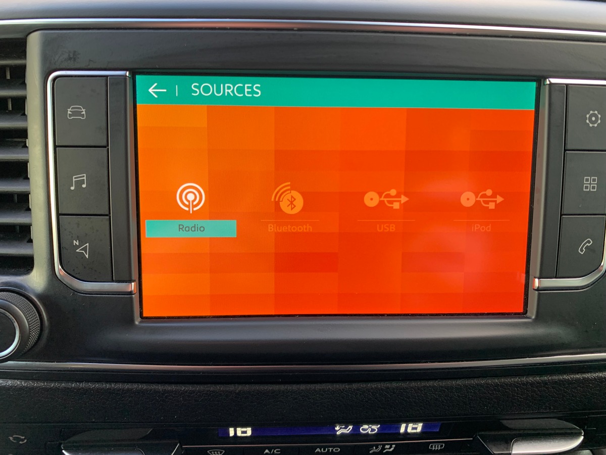 Citroën Spacetourer 120 ch | FEEL | 8 places | Attelage | Régulateur vitesse | Radar stationnement