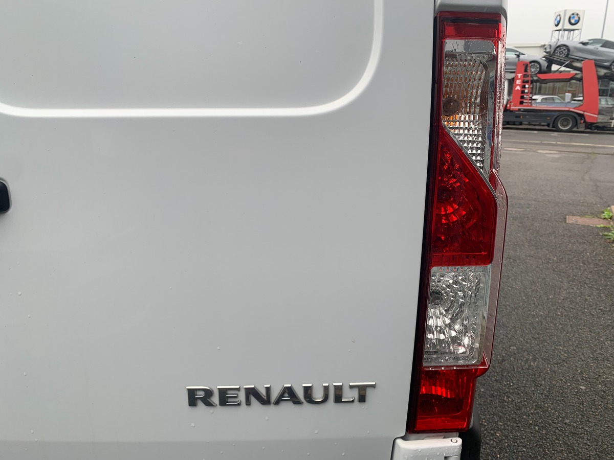 RENAULT Master 180 | L1 H1 | Première MAIN | TVA Récupérable | GRAND CONFORT | Caméra | Attelage