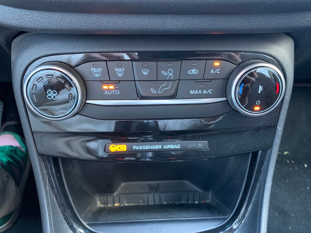 Ford Puma 125 | St-Line | 1iére MAIN | Attelage | Flexifuel équipé d'origine | Android Auto | Radar