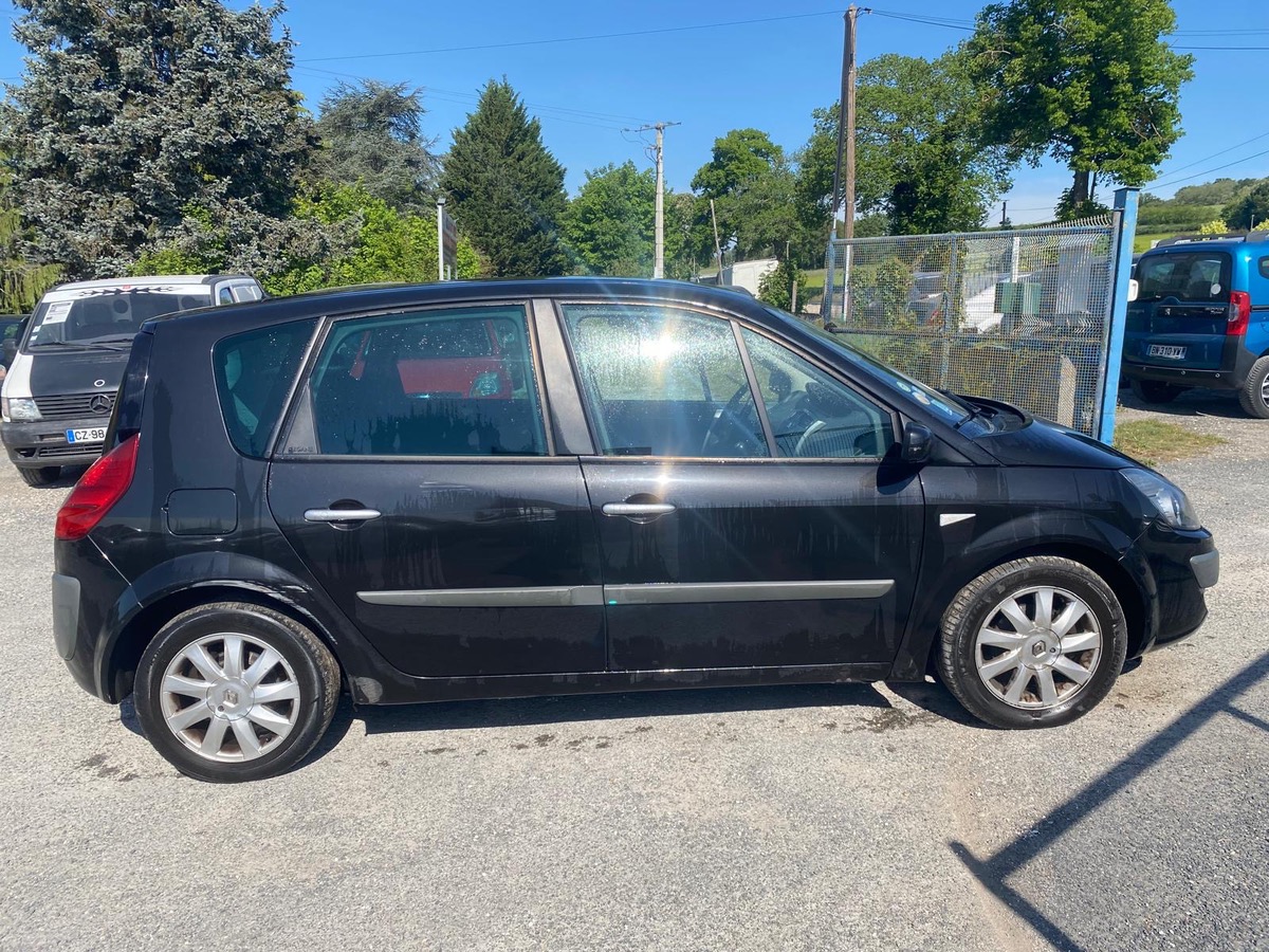RENAULT Scenic II 1.5 dci 105cv 1ère main faible kilométrage d’origine 