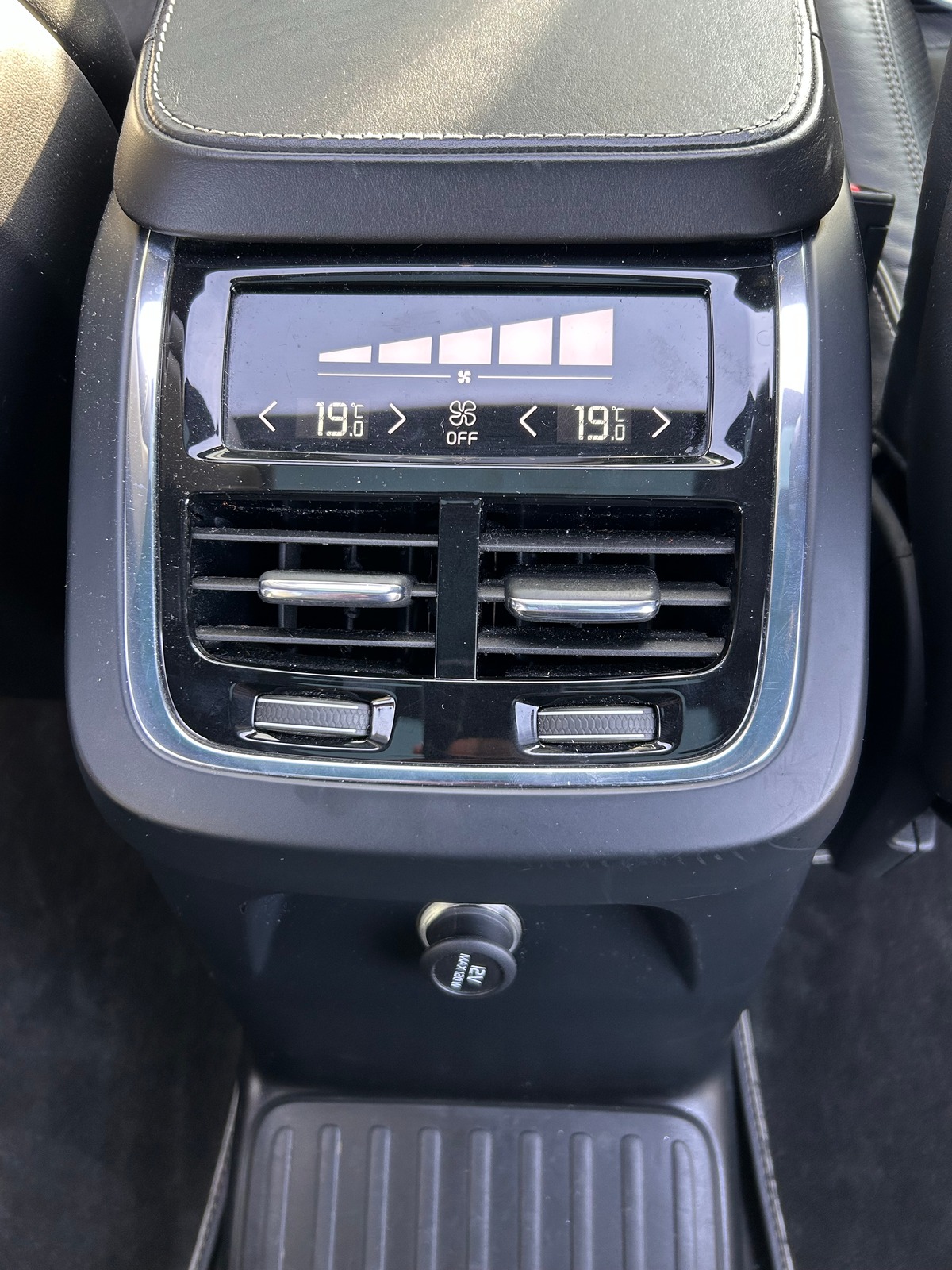 Volvo XC90 II T8 Twin Engine 320+87 R-Design Geartronic 7 Places