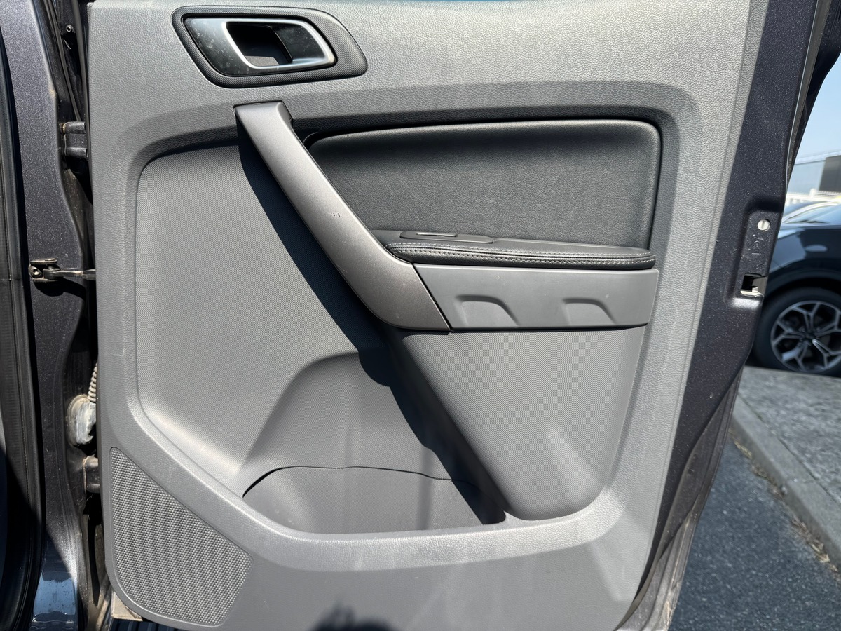 Ford Ranger 200 chevaux | Limited | Double Cabine | 5 places | GPS | Régulateur vitesse | Hard Top