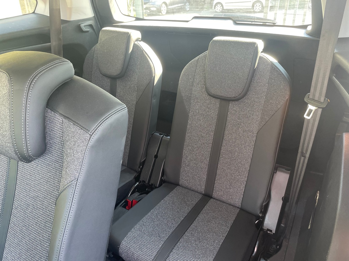 Peugeot 5008 1.5 BlueHDi EAT8 130 cv Boîte auto CARPLAY - 7 PLACES - CLIM AUTO - CAMERA DE RECUL