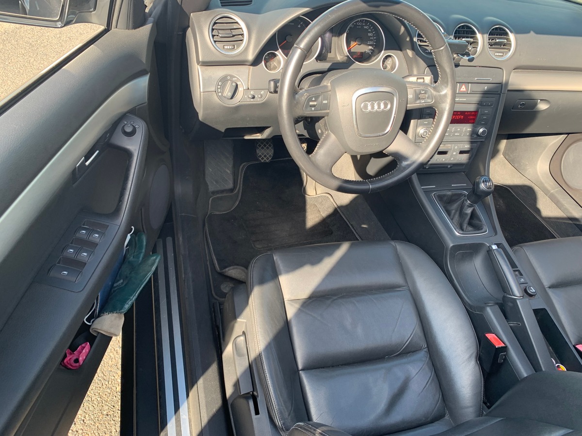 Audi A4 Cabriolet 140 ch | Ambiente | Cuir | Régulateur de vitesse | Climatisation | Capote récente
