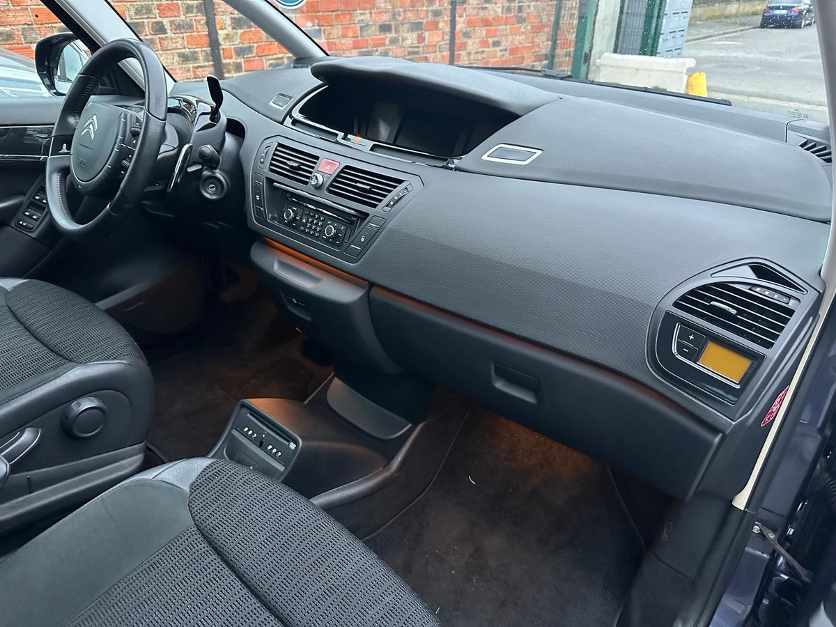 Citroën C4 Picasso 1.6 e-HDI 112 CV 1er mains exclusives  4XCBLeut