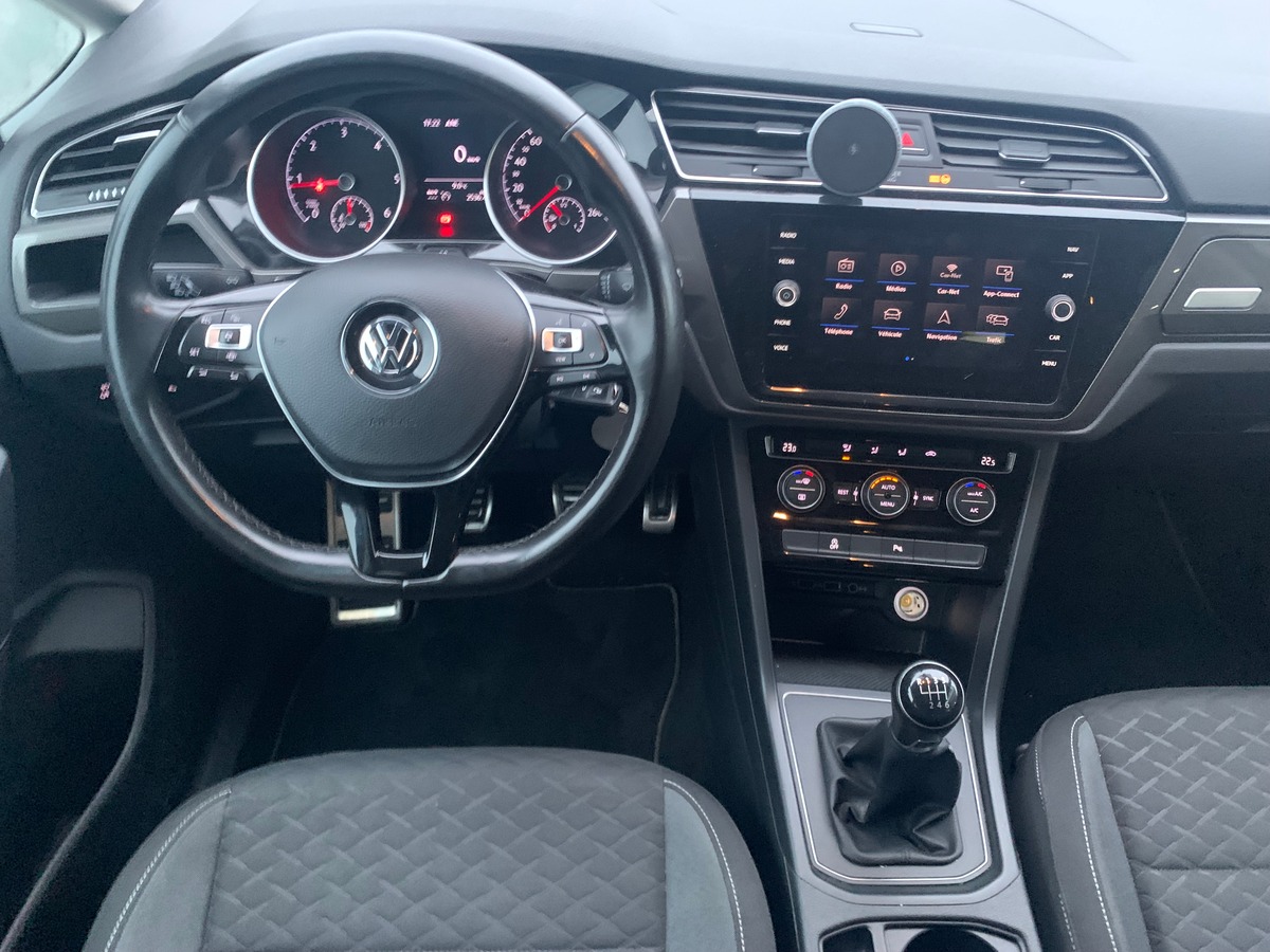 Volkswagen Touran 115 | Connect | 7 Places | Caméra recul | GPS | Bluetooth | Régulateur vitesse