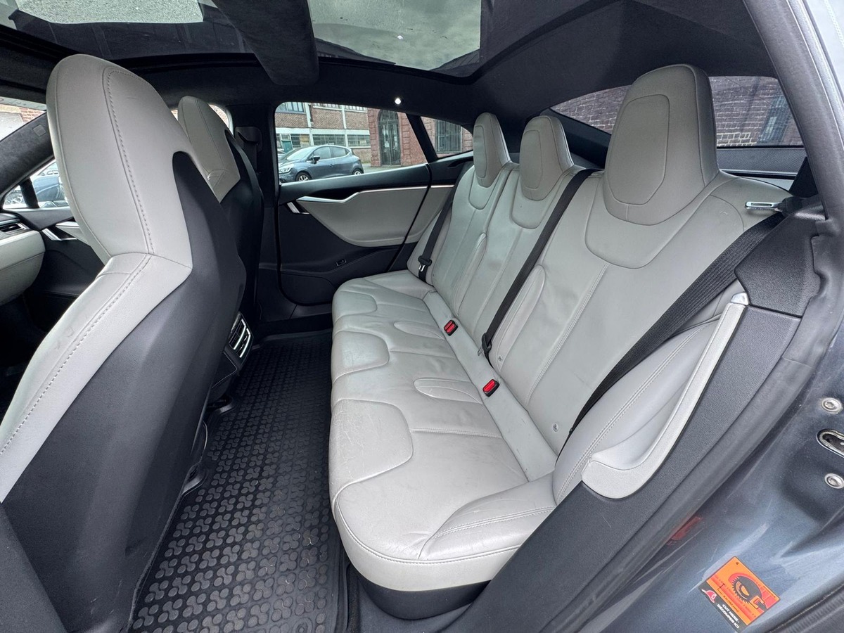 Tesla Model S 85 367CV 7 places - Recharge gratuite à vie