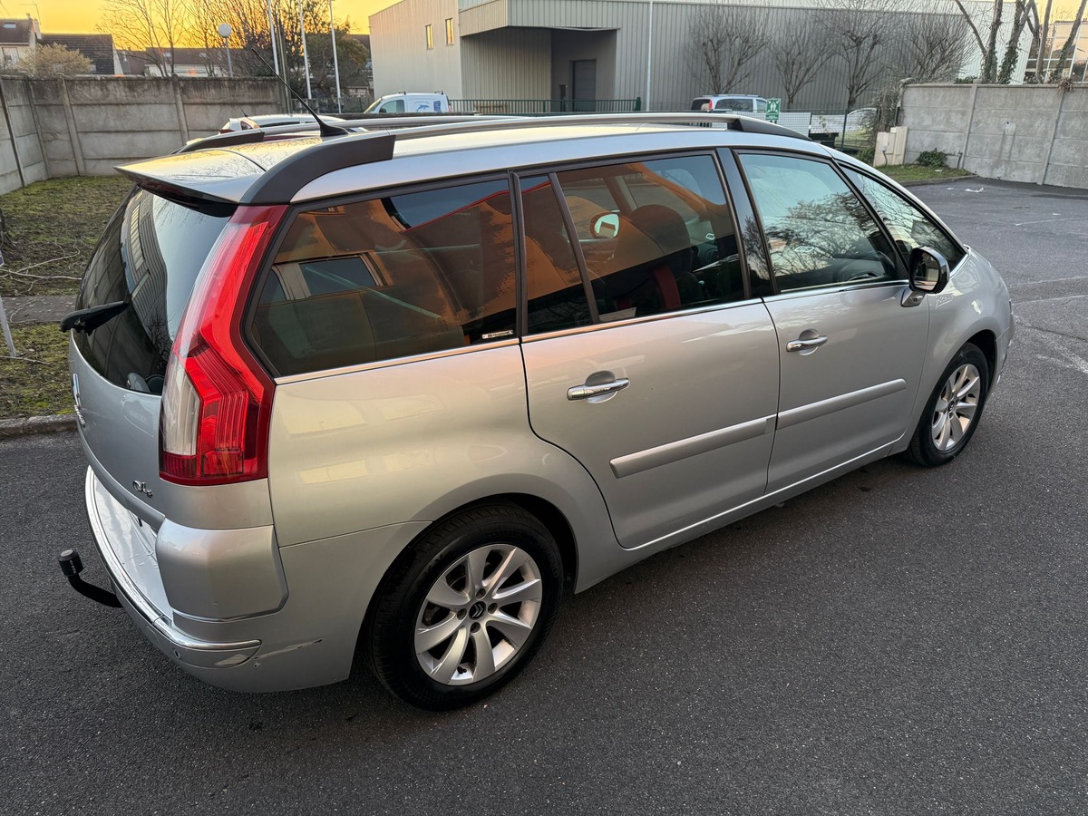 Citroën Grand C4 Picasso 1.6 HDI 115 CH 7 places exclusives crit2 4XCBLeut