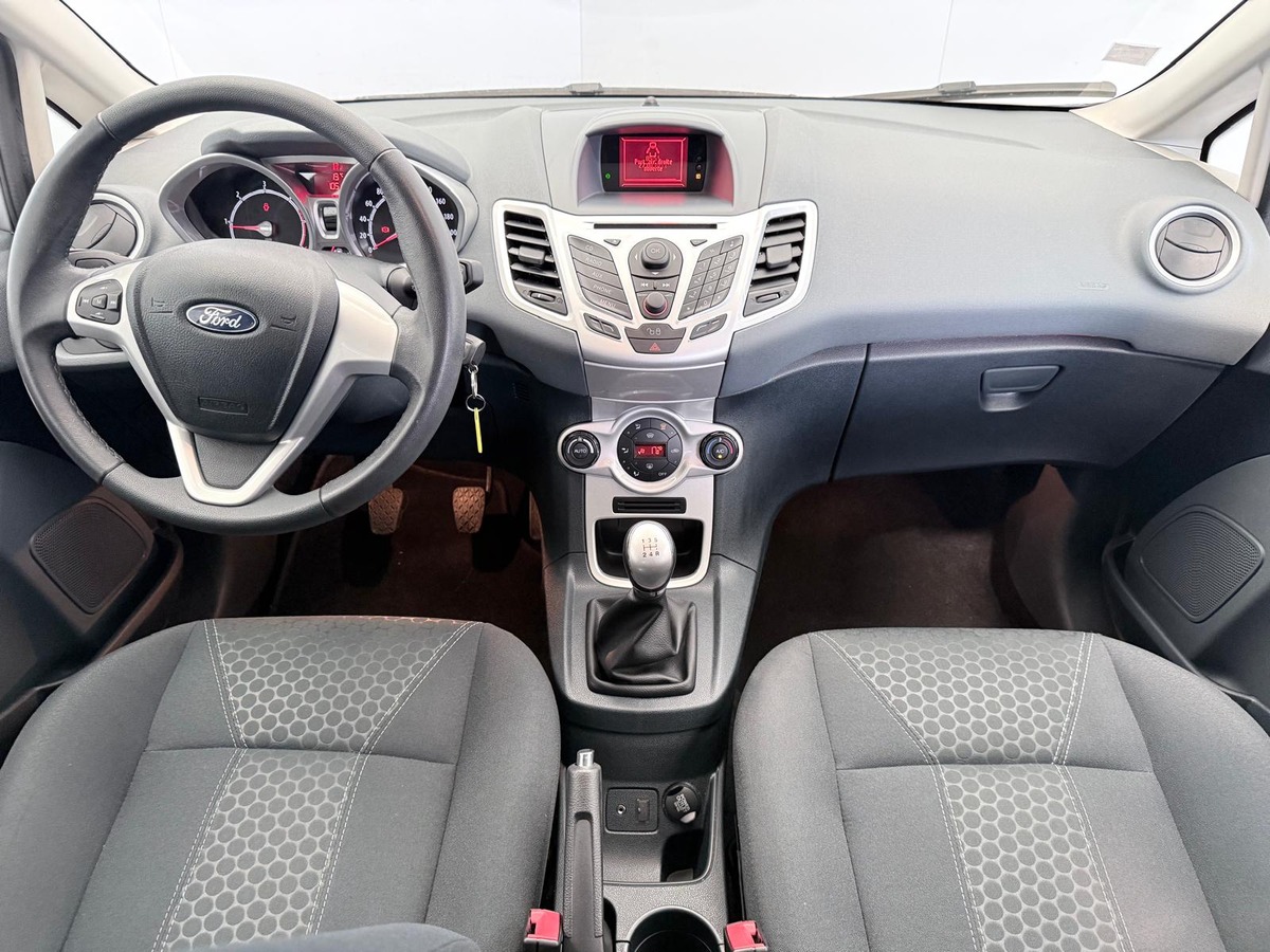 Ford Fiesta 1.6 TDCI 95   Titanium  Première main