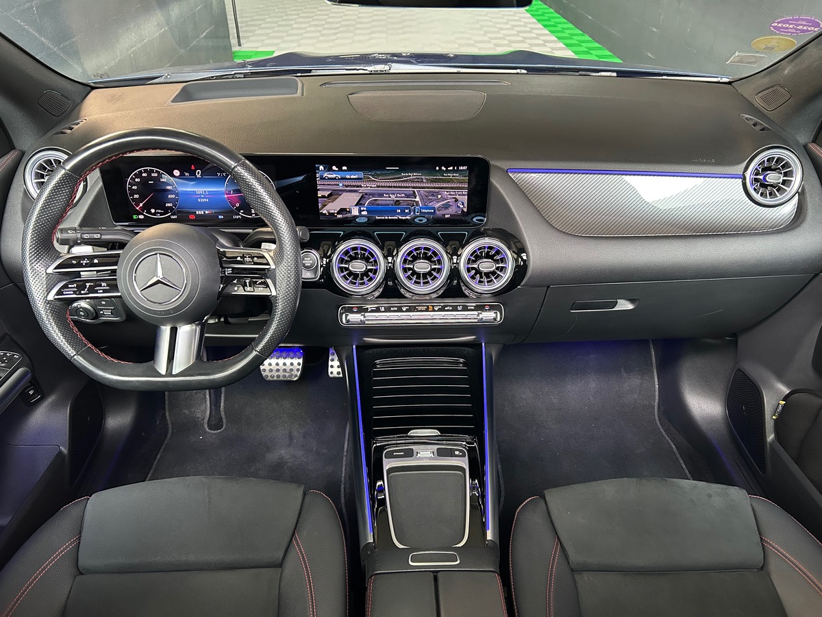 Mercedes Benz GLA 200 D AMG LINE