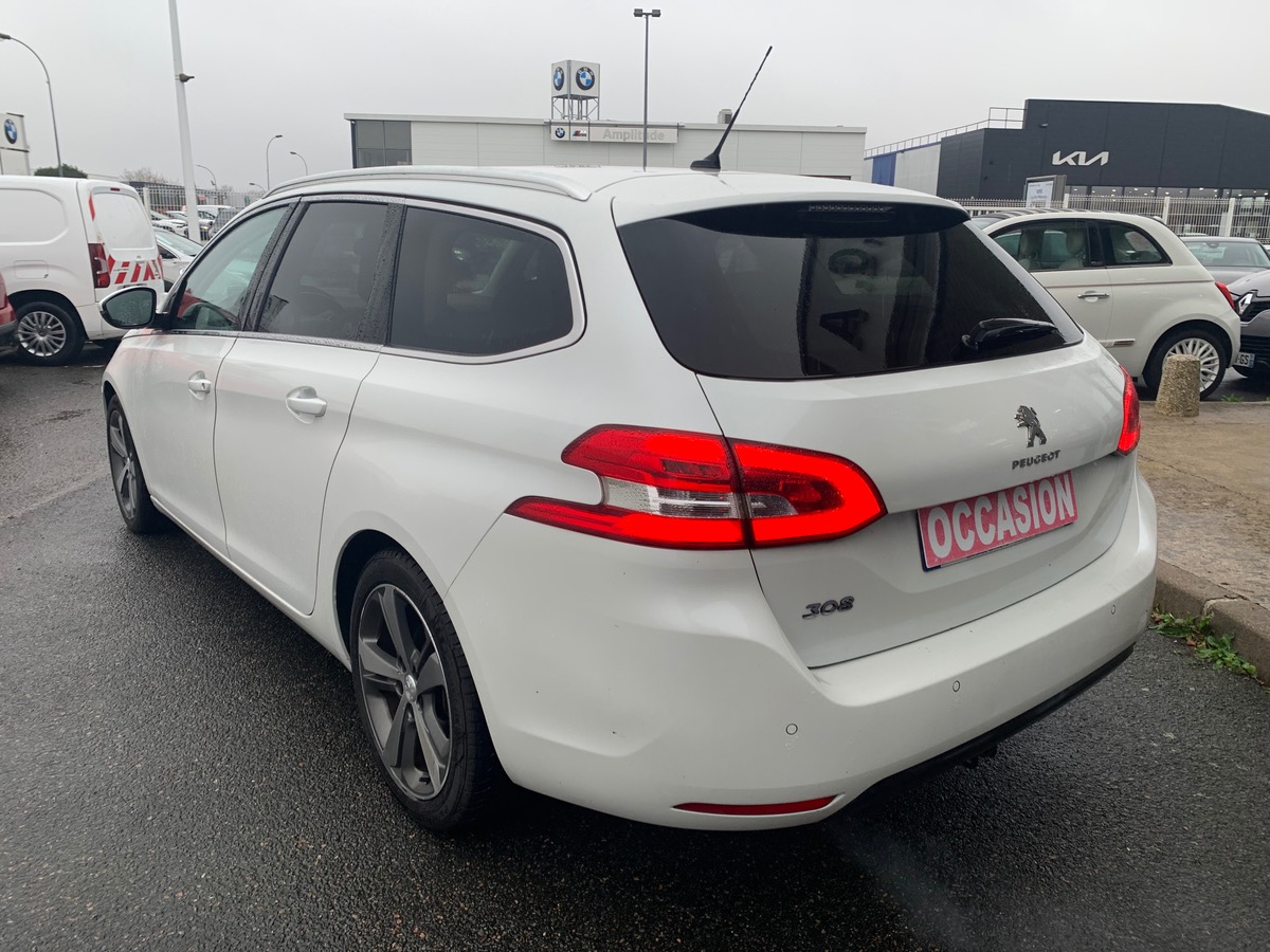 Peugeot 308 SW 130 ch | Allure | Régulateur vitesse | Mirror Screen | Attelage | Radars stationnement