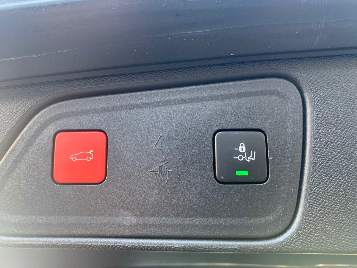 Peugeot 3008 130 ch | GT | Pack Alcantara | Pack City 2 | Hayon Motorisé avec accès Mains Libres