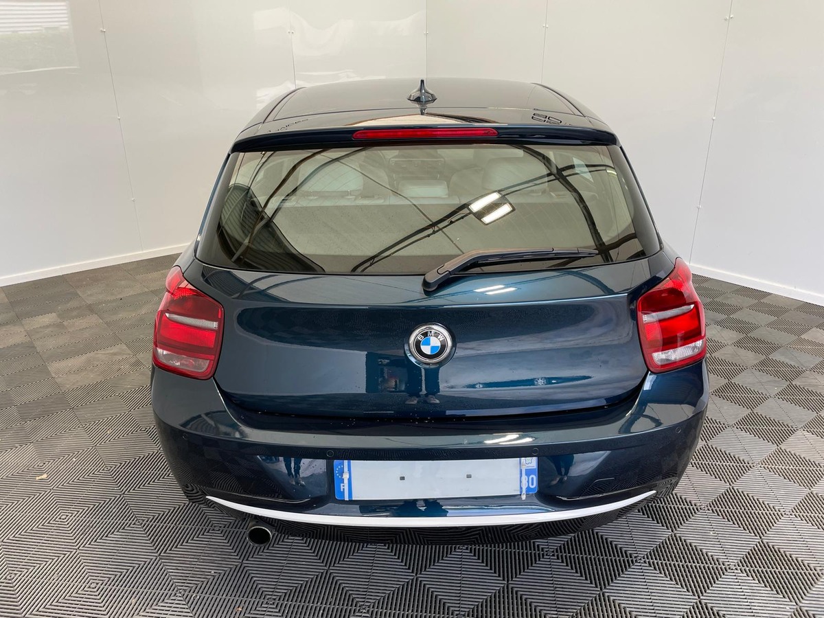 Bmw Série 1 116 i 136 cv URBAN   PREMIERE MAIN