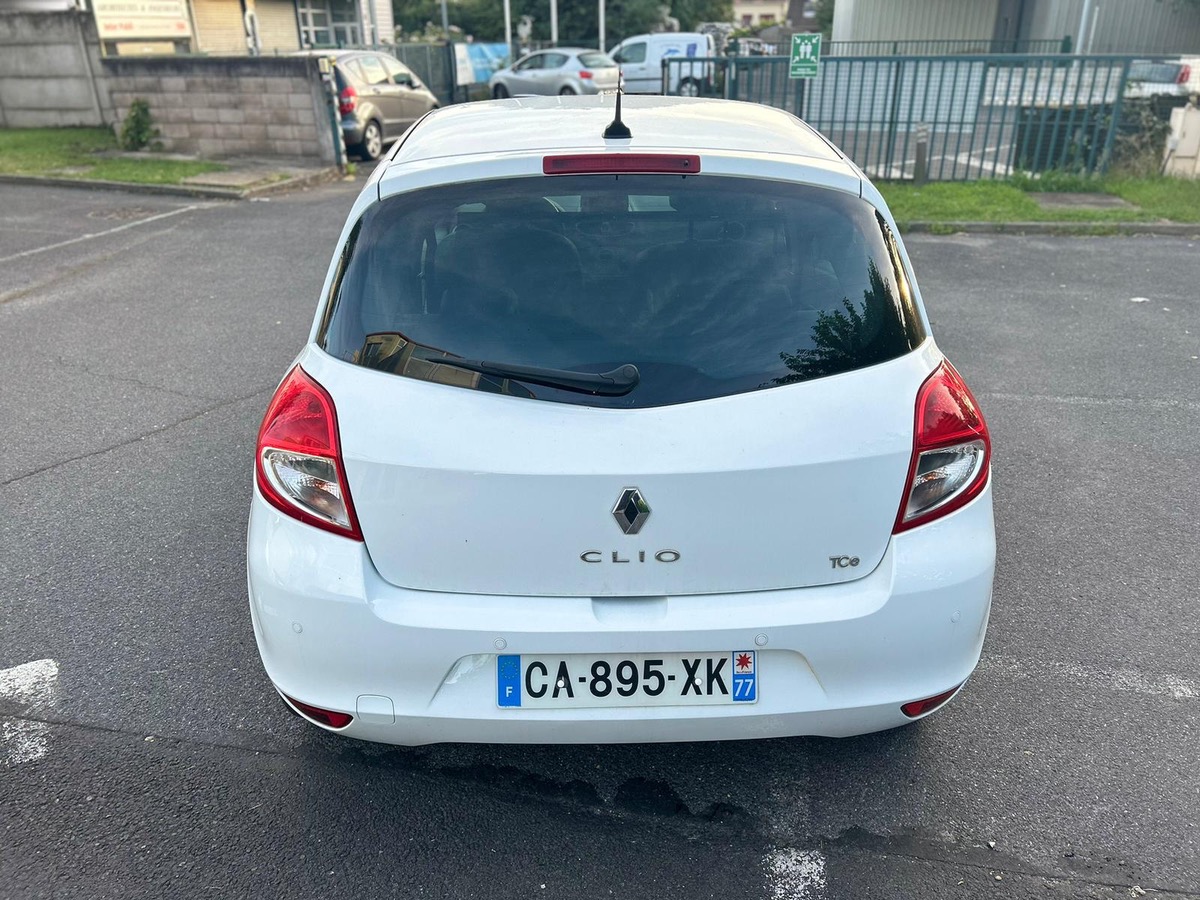 RENAULT Clio 1.2 100 CV initiale  en 4 XCBLue
