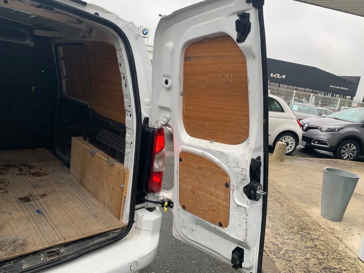 Peugeot Partner 100 ch | PREMIUM | Régulateur de vitesse | Radar de recul | Climatisation | 3 places