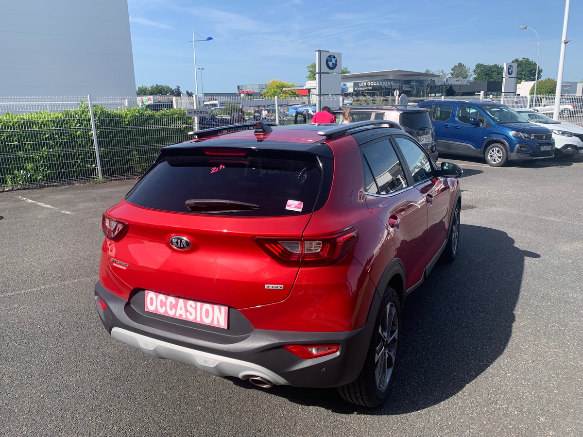 Kia Stonic 120 ch | Premium | Caméra recul | Régulateur vitesse | Apple car Play | Siéges chauffants
