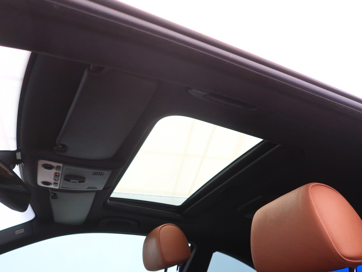 Bmw Série 3 BMW 330i xDrive Coupé 2011 – Performance et Luxe