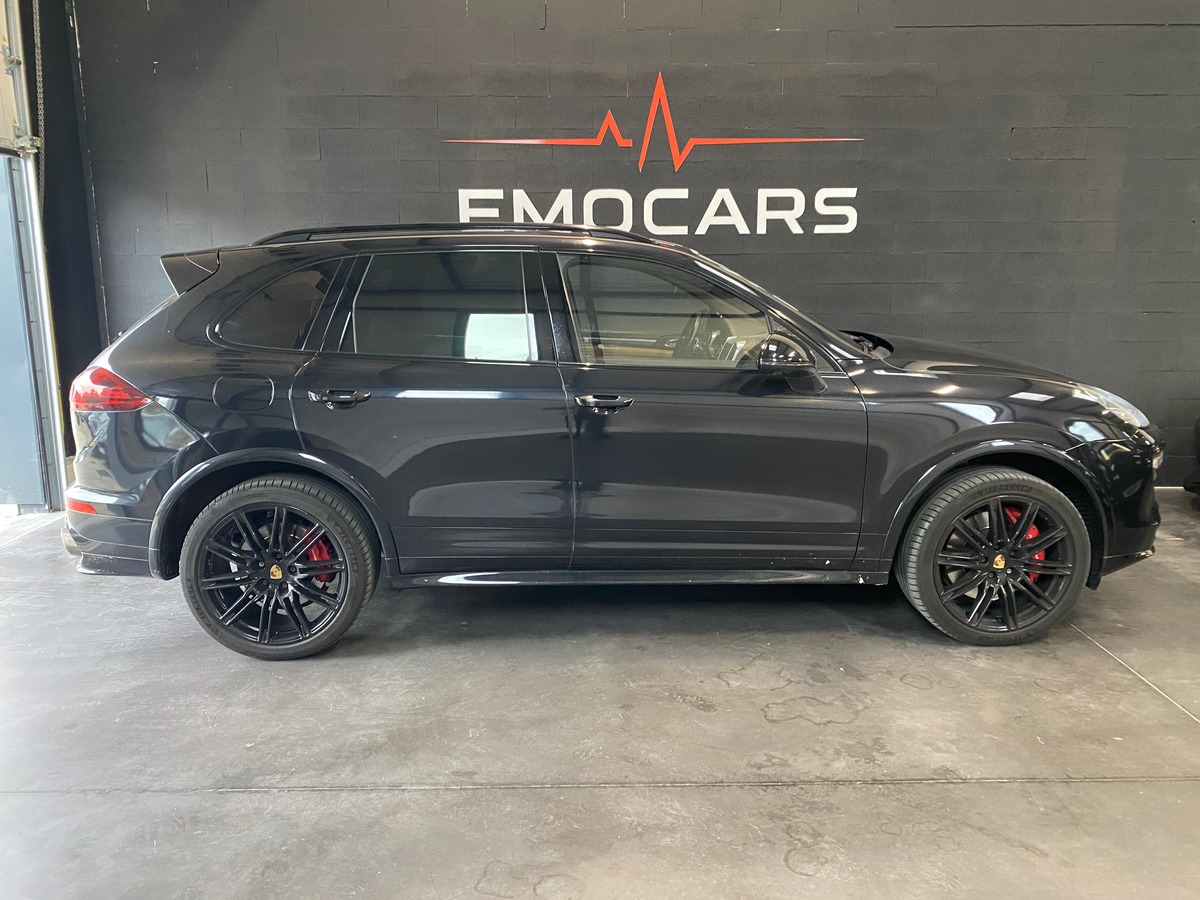 Porsche Cayenne TURBO 520 (958)