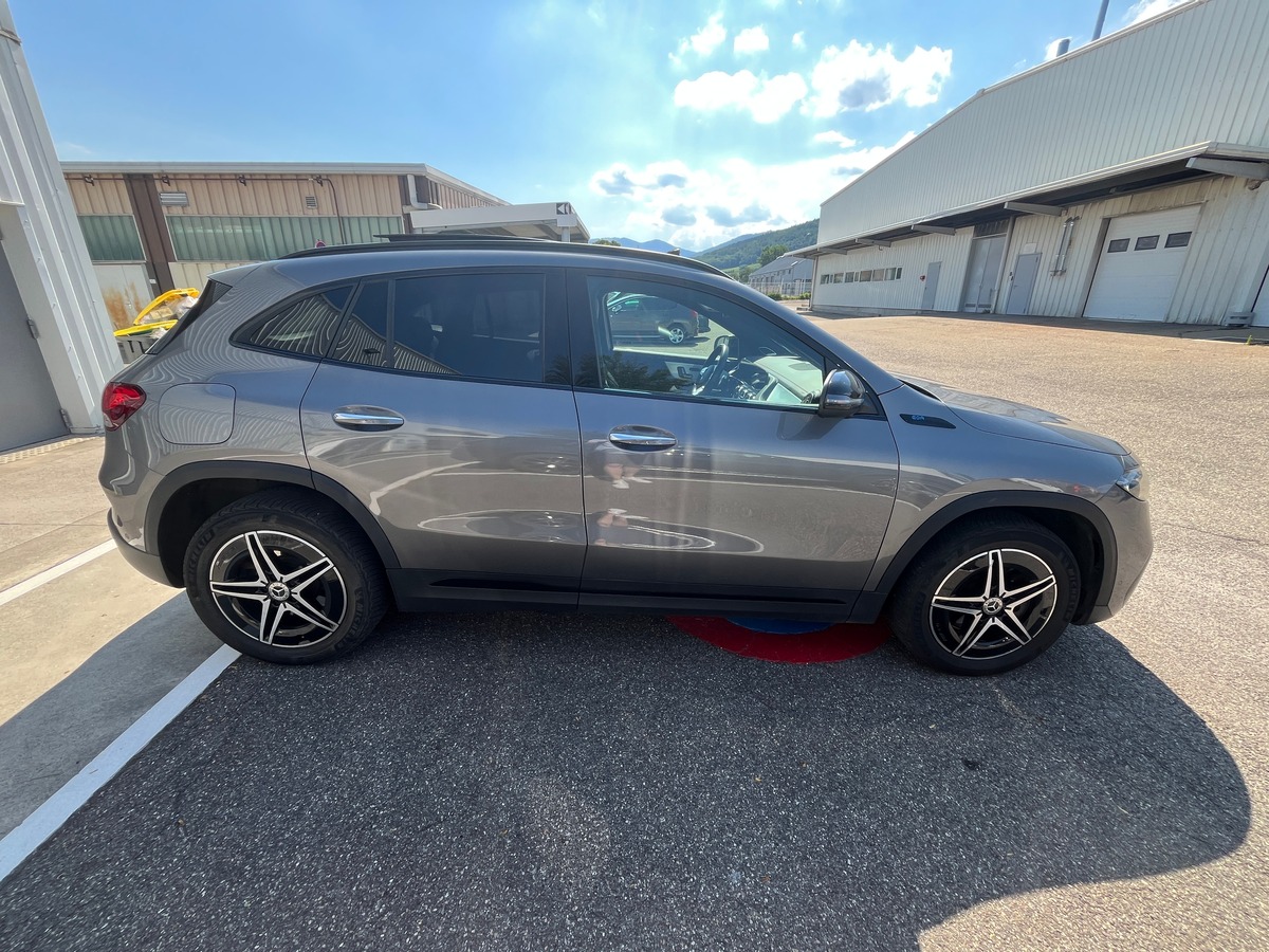 Mercedes-Benz EQA 250 AMG 190ch, SUIVI MERCEDES,SIEGES CHAUFFANT, TOIT OUVRANT, CHARGEUR A INDUCTION